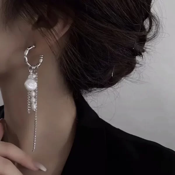 2024 new arrival metal round pearl tassel earrings for women vintage shiny crystal c shaped temperament earrings jewelry gift