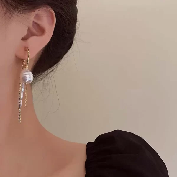 2024 new arrival metal round pearl tassel earrings for women vintage shiny crystal c shaped temperament earrings jewelry gift