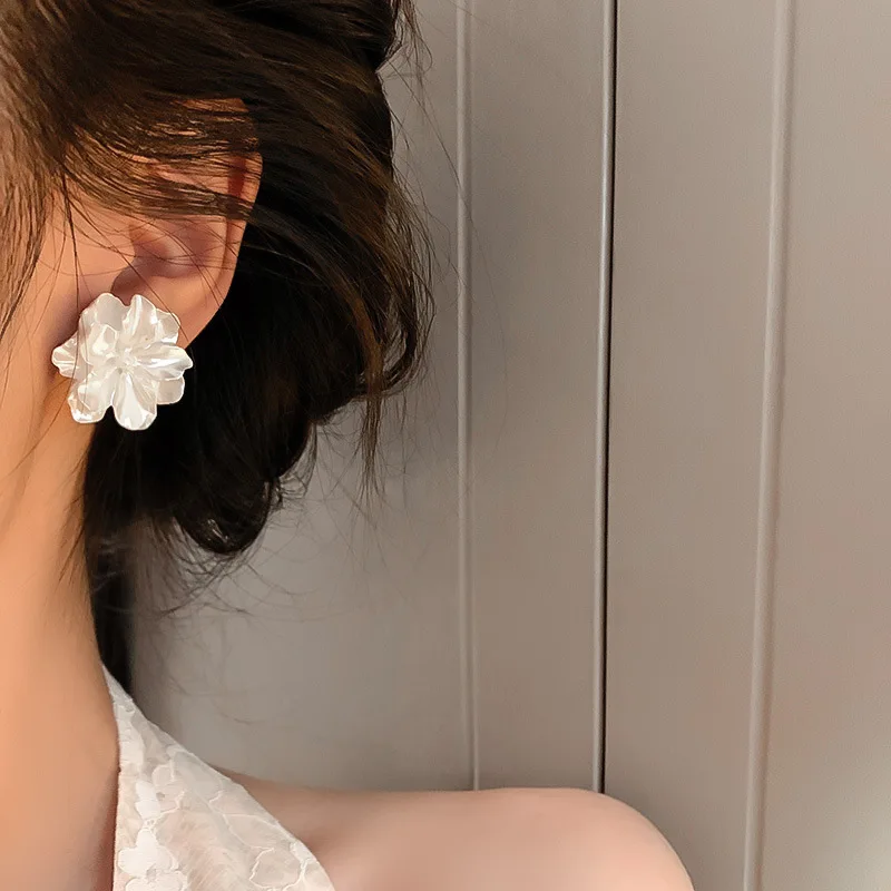 Acrylic White Camellia Flowers Stud Earrings for Women Fashion Temperament Fairycore Earring Party Wedding Jewelry Wholesale-4 Acrylic White Camellia Flowers Stud Earrings for Women Fashion Temperament Fairycore Earring Party Wedding Jewelry Wholesale-4