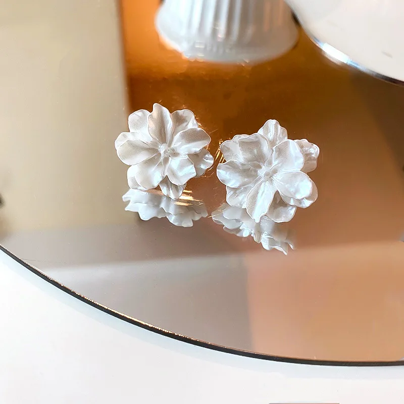 Acrylic White Camellia Flowers Stud Earrings for Women Fashion Temperament Fairycore Earring Party Wedding Jewelry Wholesale-5 Acrylic White Camellia Flowers Stud Earrings for Women Fashion Temperament Fairycore Earring Party Wedding Jewelry Wholesale-5