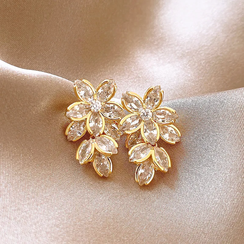 Korean Crystal Flower Drop Earrings for Woman Fashion Elegant Shiny Zircon Geometric Temperament Earrings Wedding Party Jewelry-1
