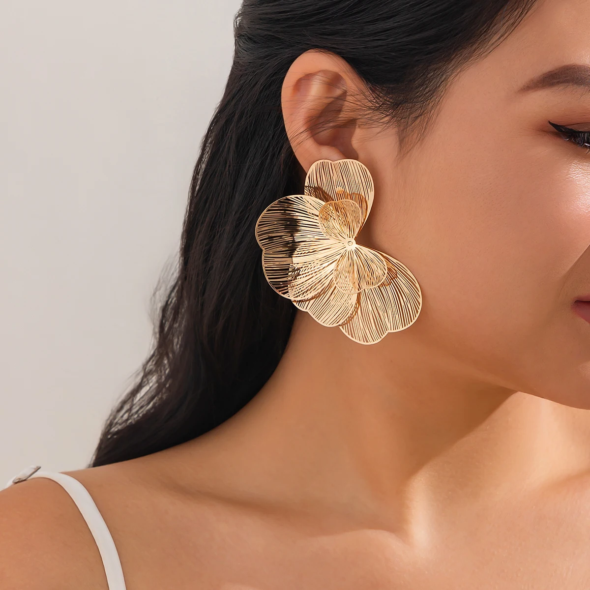 Lacteo Creative Multi Layer Petal Flower Stud Earrings for Women Trendy Classic Floral Piercing Earrings Fashion Jewelry Gift-3