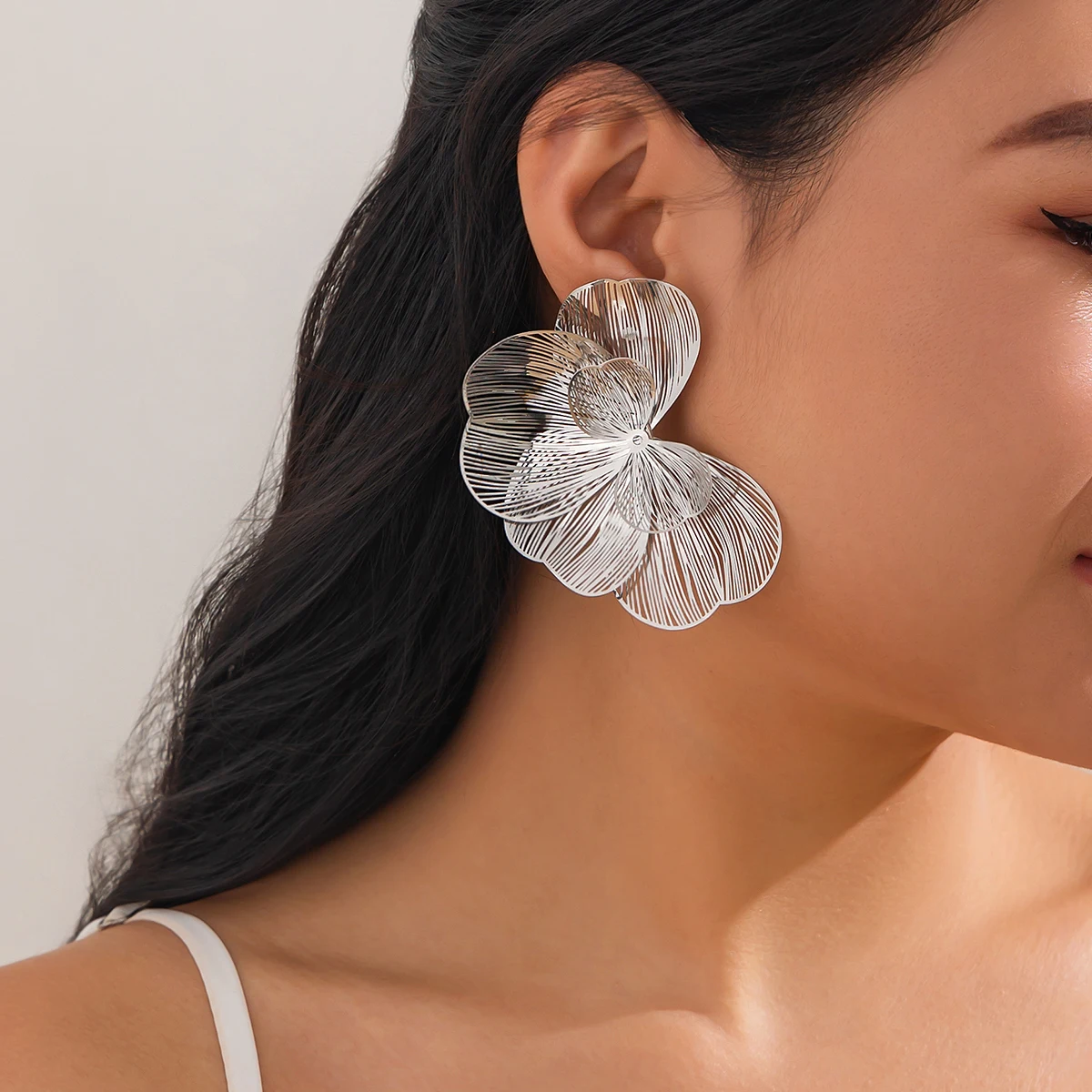 Lacteo Creative Multi Layer Petal Flower Stud Earrings for Women Trendy Classic Floral Piercing Earrings Fashion Jewelry Gift-4