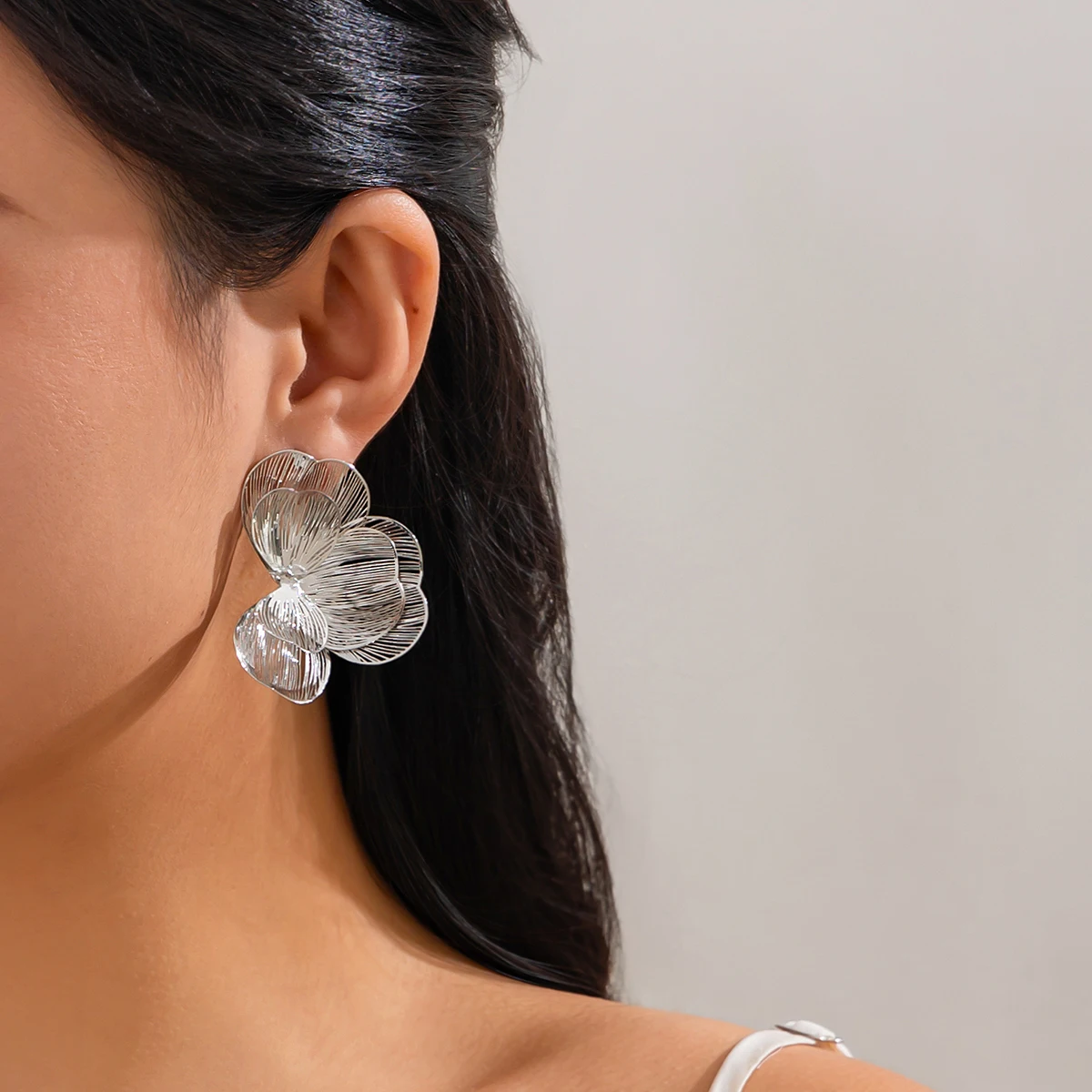 Lacteo Creative Multi Layer Petal Flower Stud Earrings for Women Trendy Classic Floral Piercing Earrings Fashion Jewelry Gift-6
