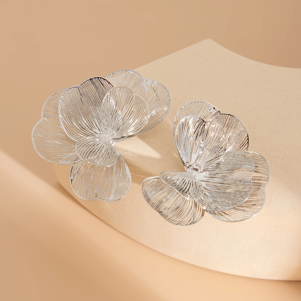 Lacteo Creative Multi Layer Petal Flower Stud Earrings for Women Trendy Classic Floral Piercing Earrings Fashion Jewelry Gift-10