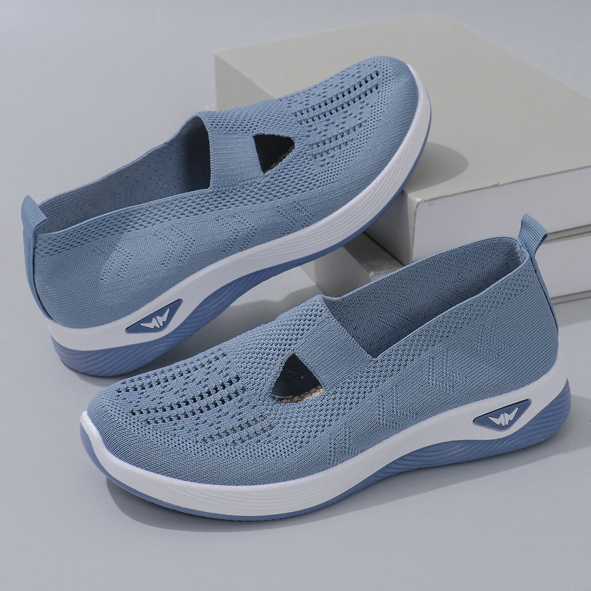 Spring new women's sports shoes, fashionable, breathable, lightweight, non-slip, wear-resistant, casual sports shoes, flat shoes-45