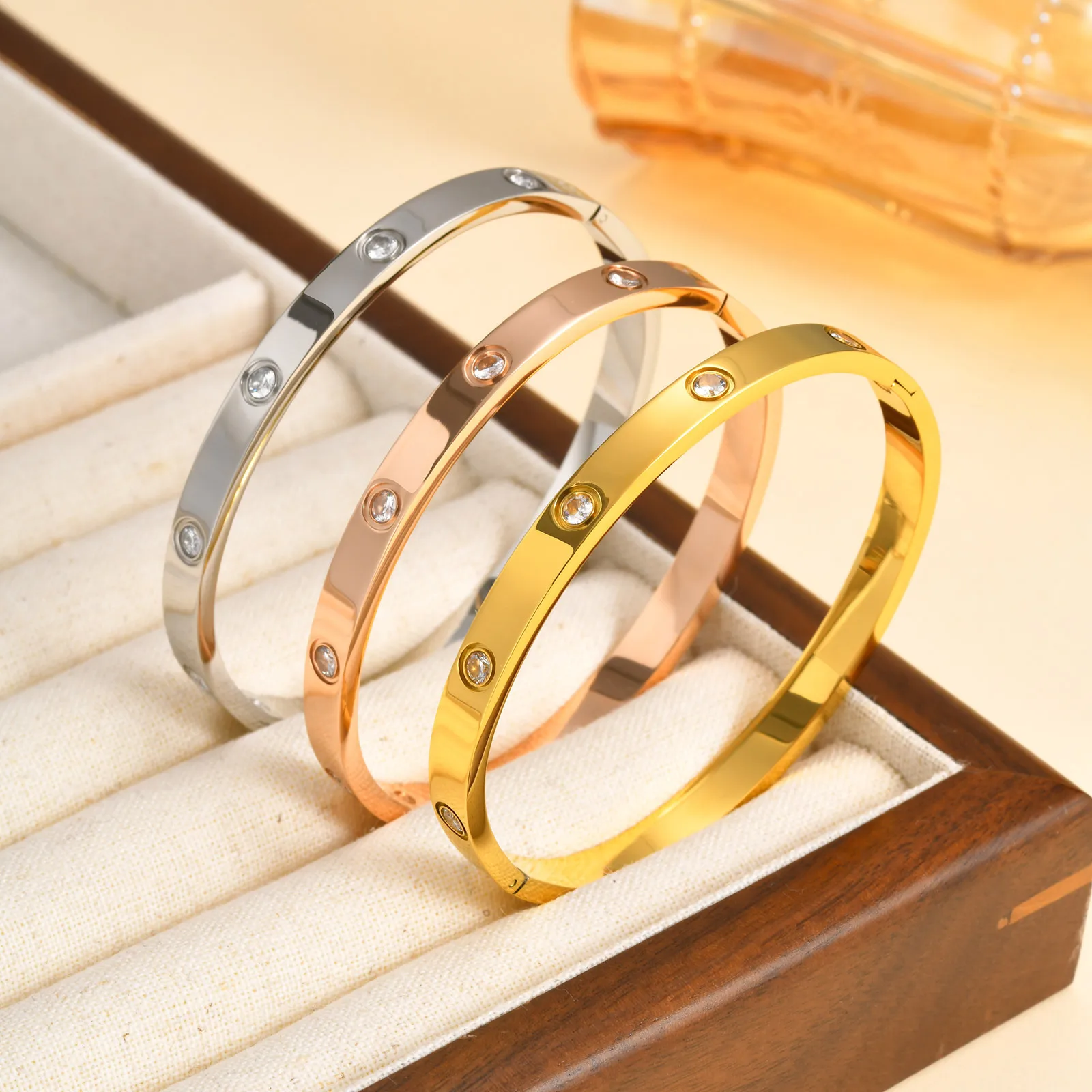 Vnox High-End Stainless Steel Women Bangles, Luxury Solid Gold Plated Love Cuff Bracelets,US Europ Hot Fashion Daily Ins Jewelry-2