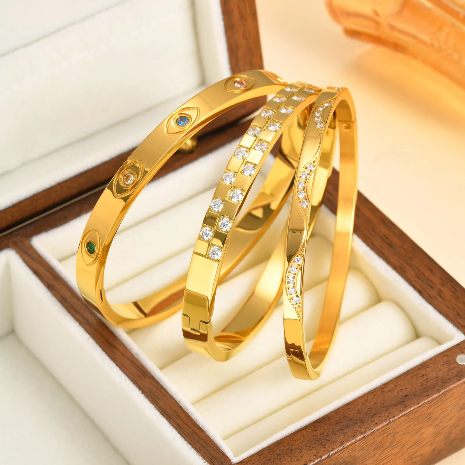 Vnox High-End Stainless Steel Women Bangles, Luxury Solid Gold Plated Love Cuff Bracelets,US Europ Hot Fashion Daily Ins Jewelry-3