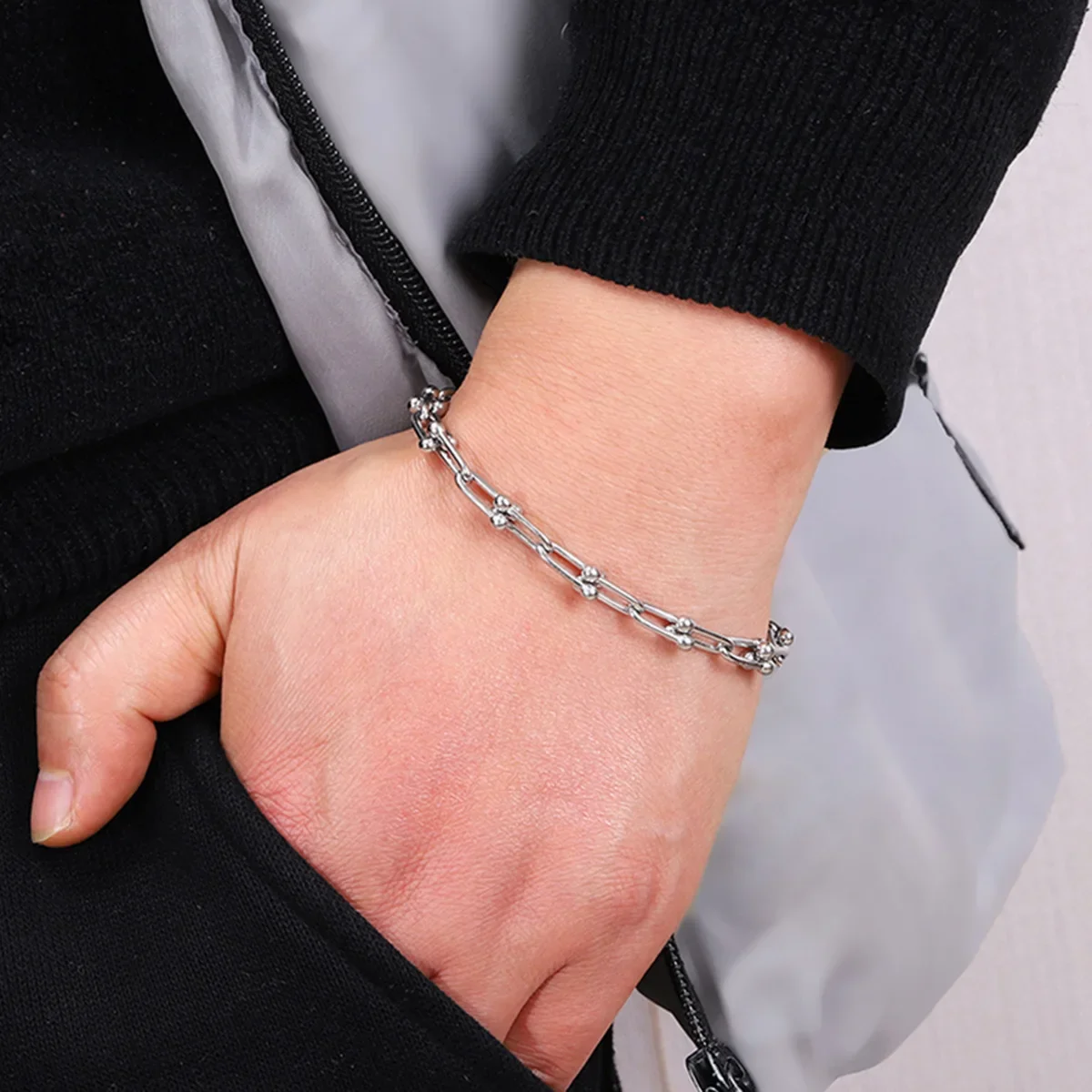 New Style Stainless Steel U-Shaped Hoof Chain Bracelet For Men And Women Fashionable Jewelry Wholesale Cross-Border Supply-9 New Style Stainless Steel U-Shaped Hoof Chain Bracelet For Men And Women Fashionable Jewelry Wholesale Cross-Border Supply-9